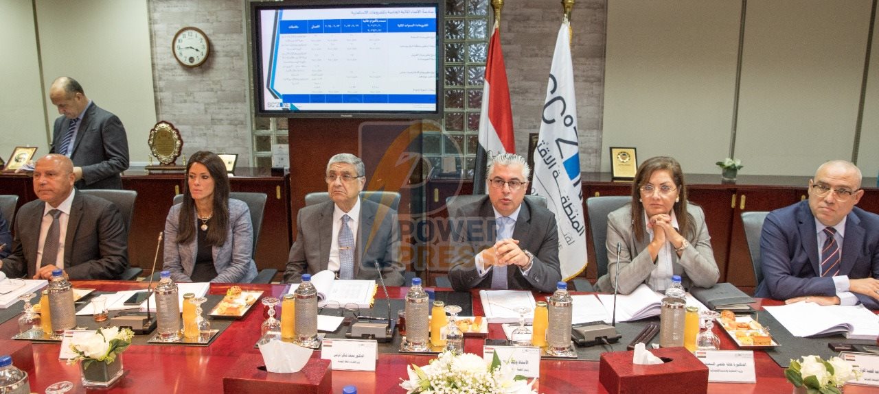 وزير الاسكان ووزيرة التخطيط اعضاء مجلس ادارة الهيئة الاقتصادية