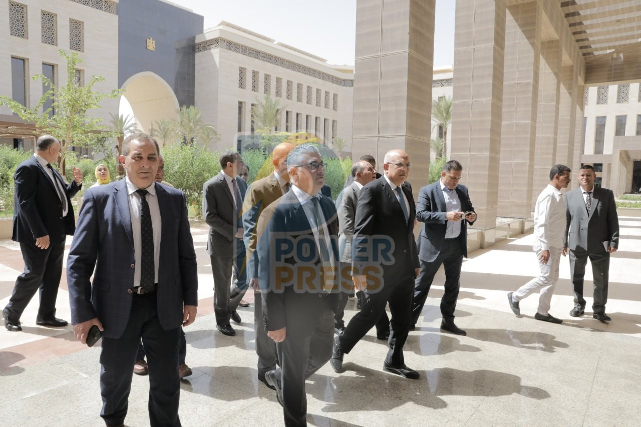 رئيس الهيئة بمقر العاصمة الإدارية