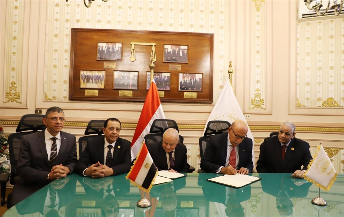 4d280b40-4005-42b7-ae71-726eb2d82304